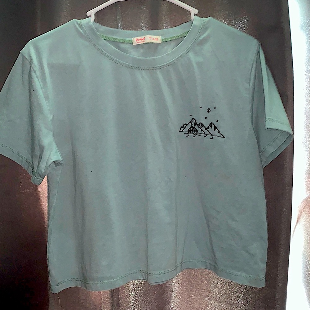 Women SHEIN cropped mountain shirt